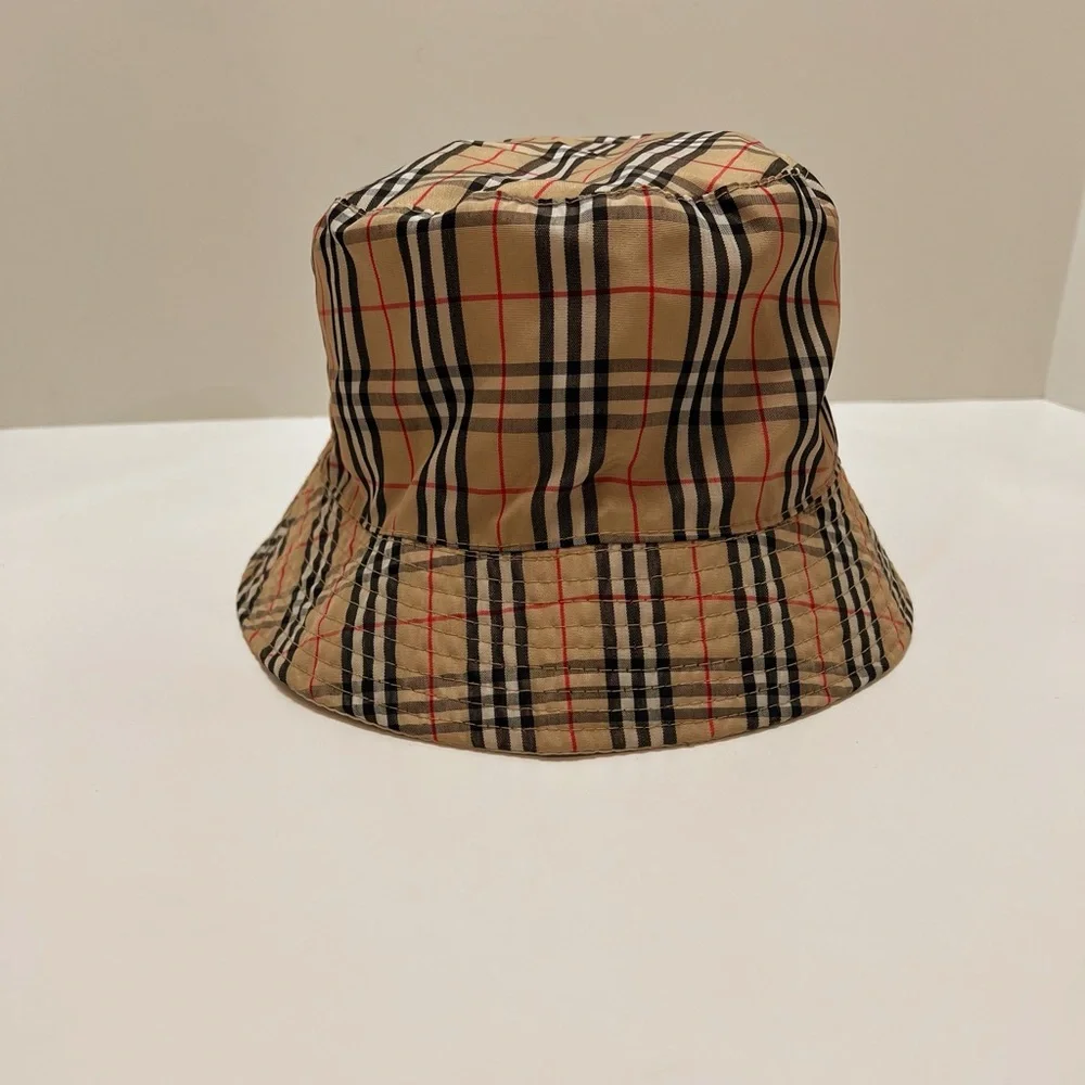 Burberry Look Plaid Bucket Hat Reverseable - Picture 2 of 6
